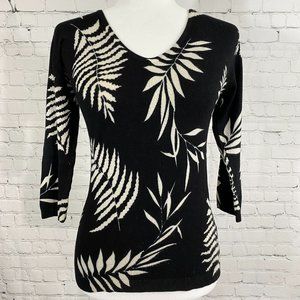 Melange V Neck Black and White Leaves 3/4 Sleeve Top Sweater Women's Small / Med
